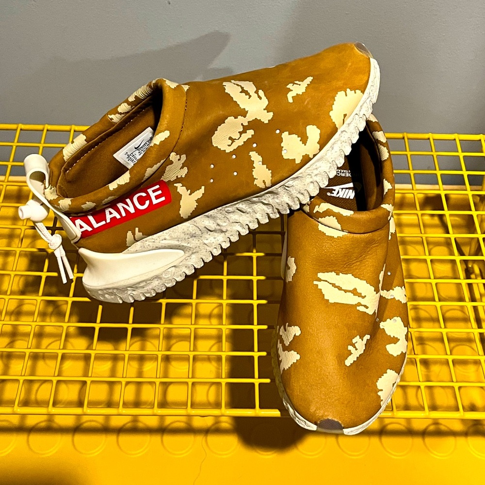 NIKE Moc Flow SP x Undercover sneaker